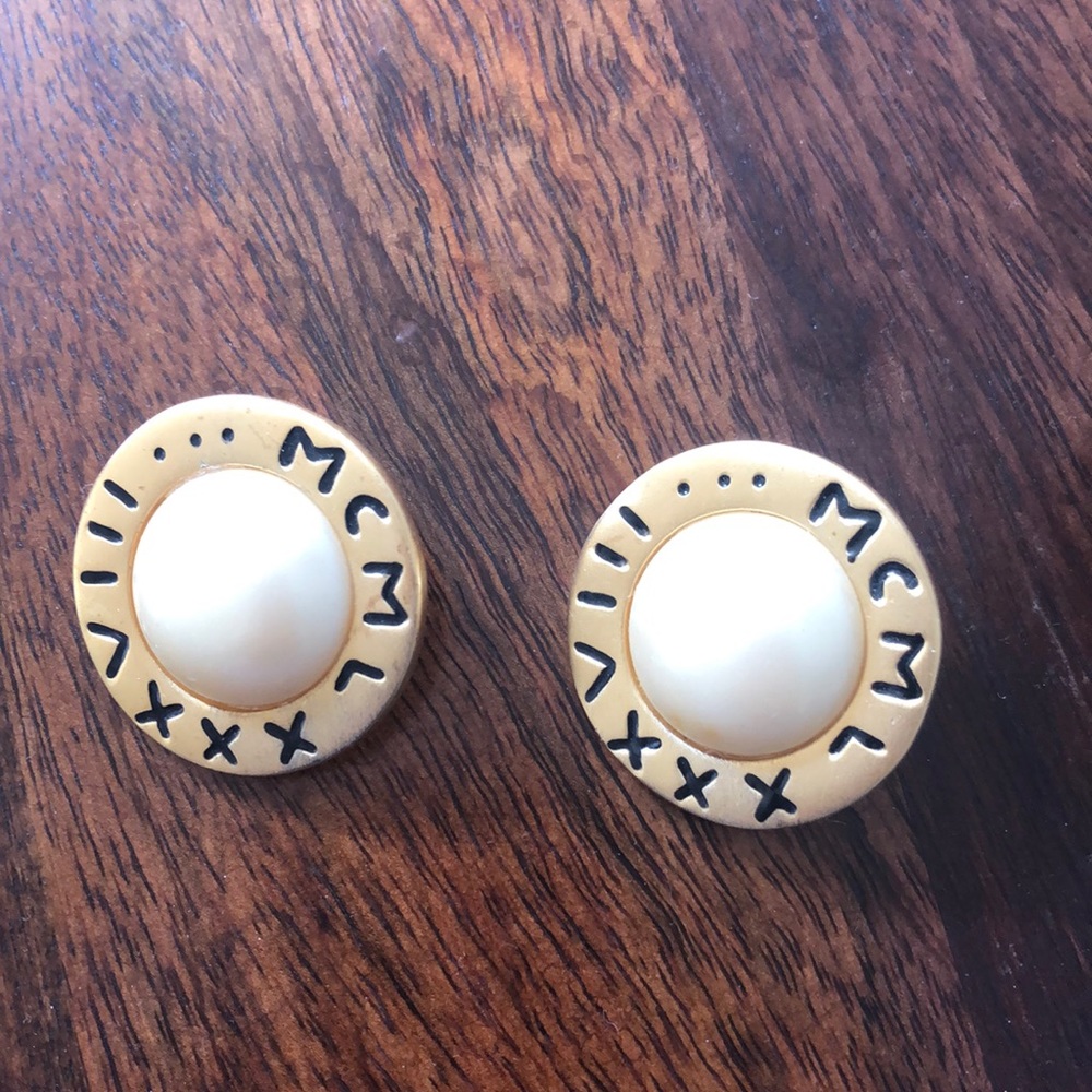 Clip on vintage pearl earrings